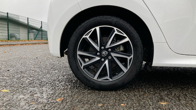 Toyota Yaris 1.5 Hybrid Design 5dr CVT Hybrid Hatchback